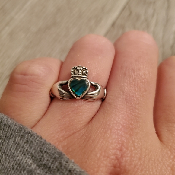 Claddagh Ring - Picture 2 of 3